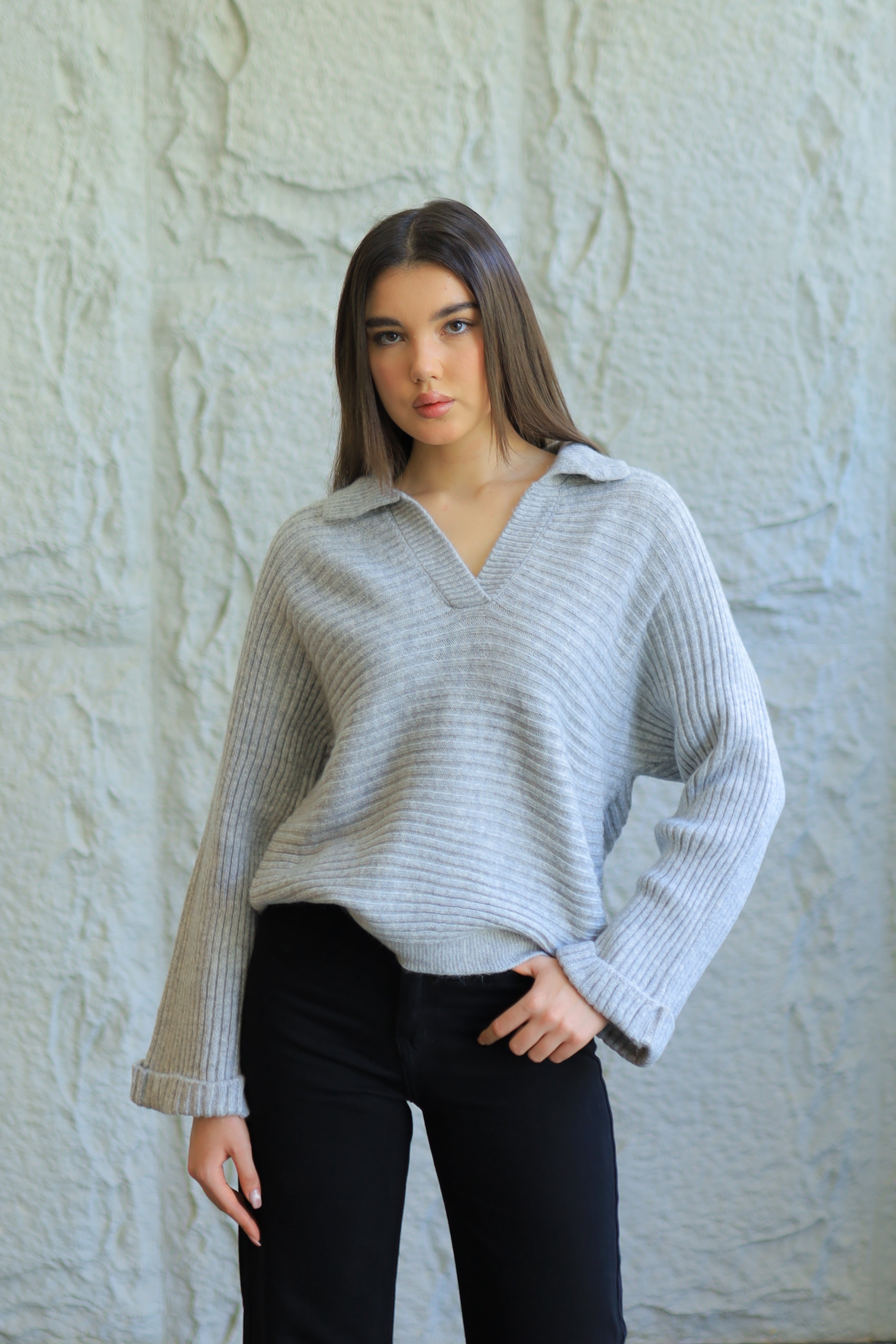 RIBBED COLLAR SWEATER