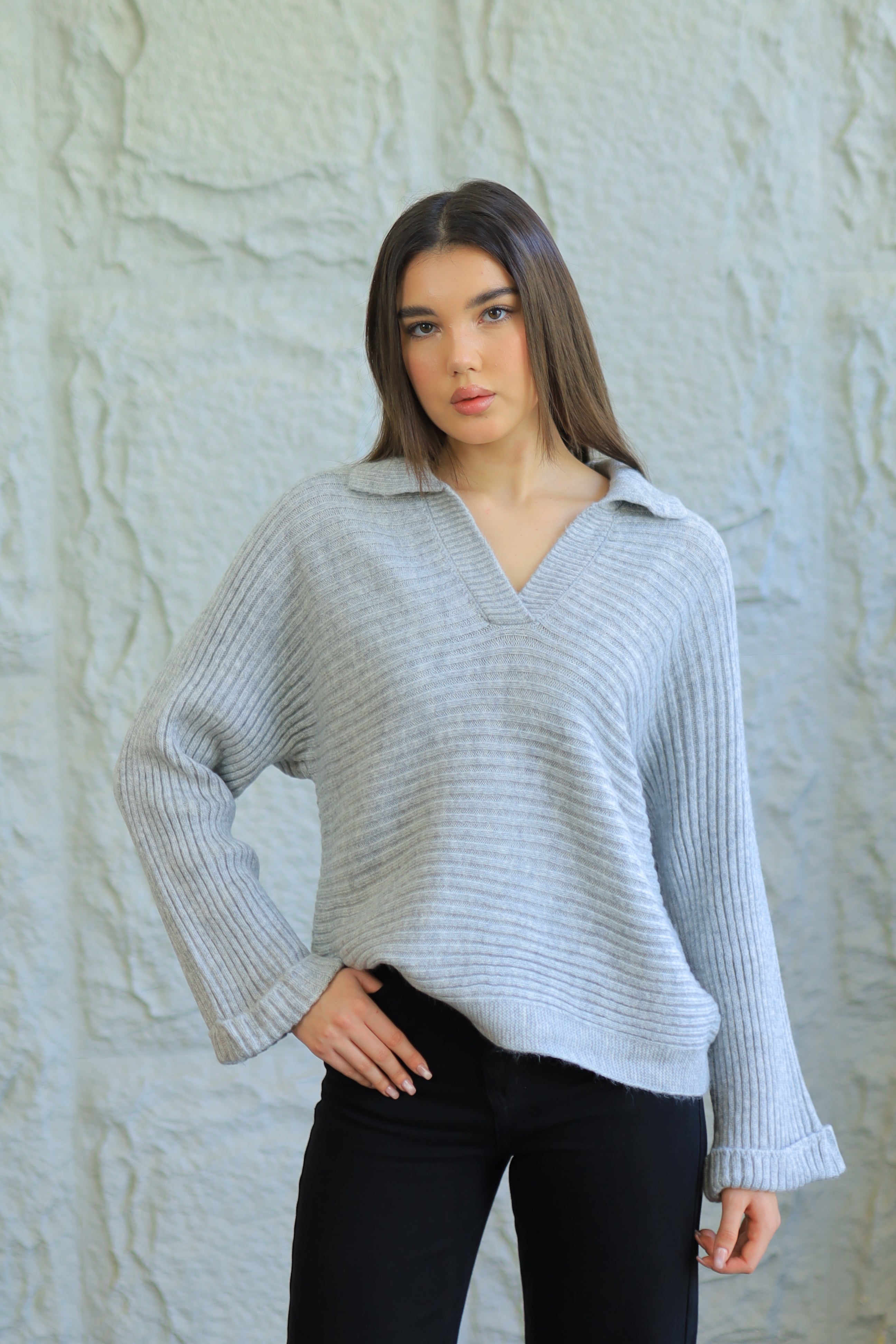 RIBBED COLLAR SWEATER