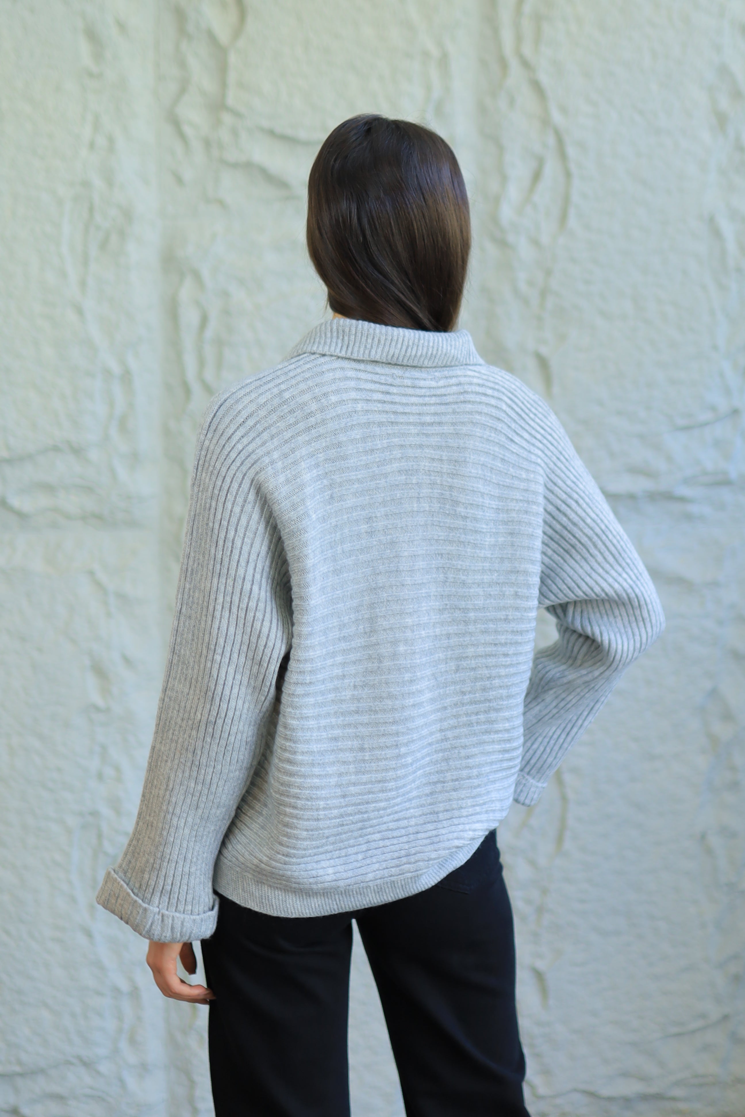 RIBBED COLLAR SWEATER