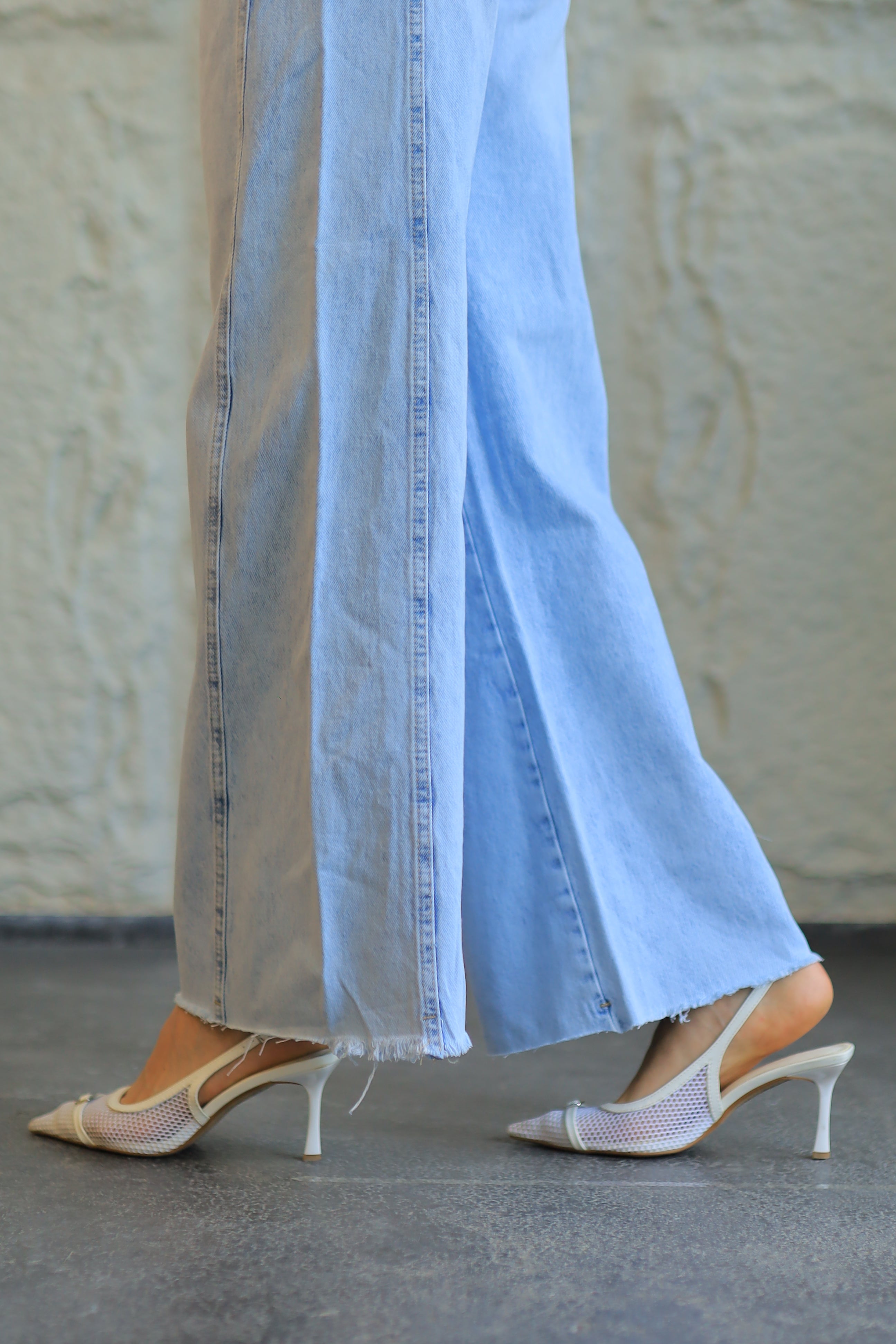 Light Wash Wide-Leg Jeans