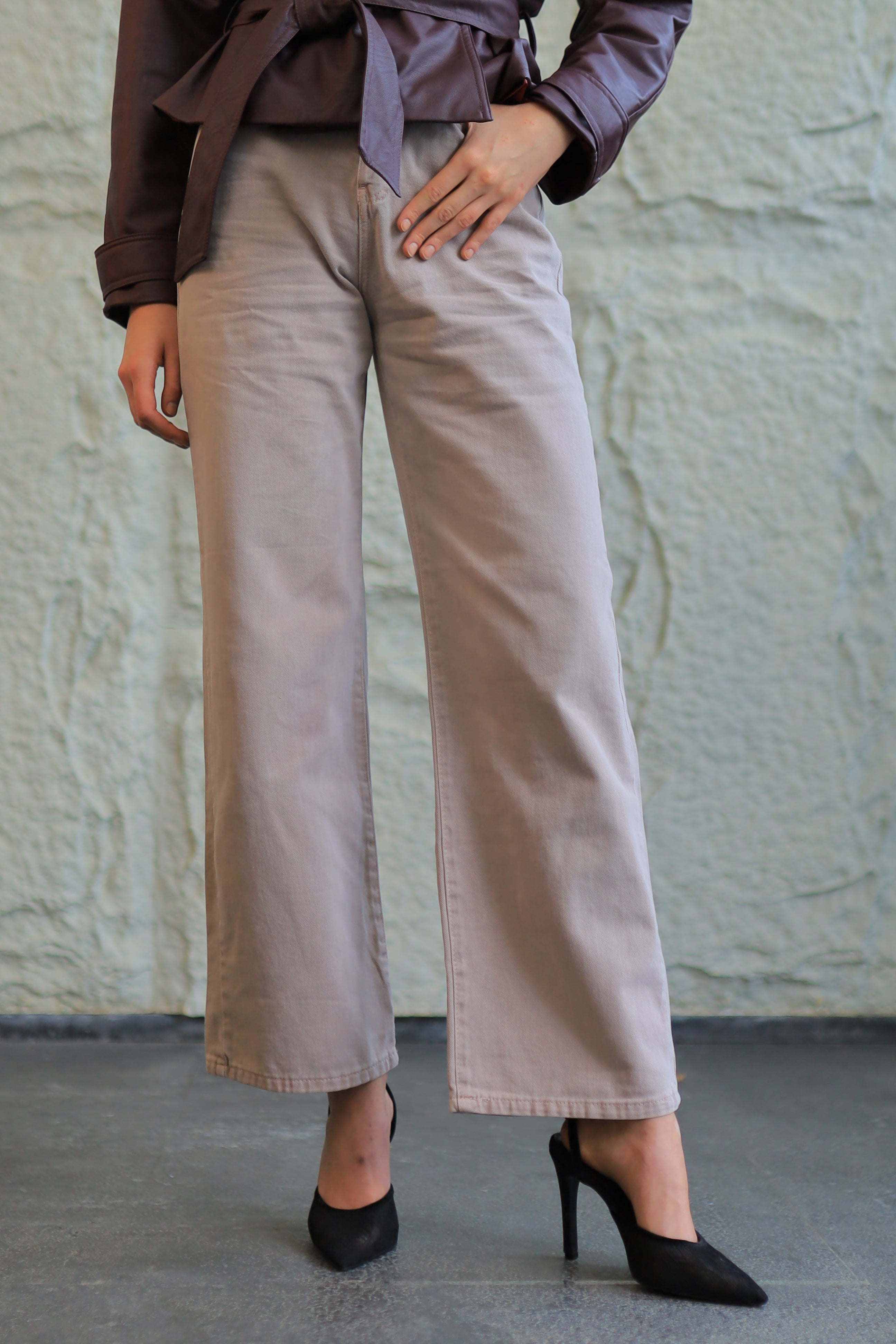 LIGHT MOCHA STRAIGHT DENIM