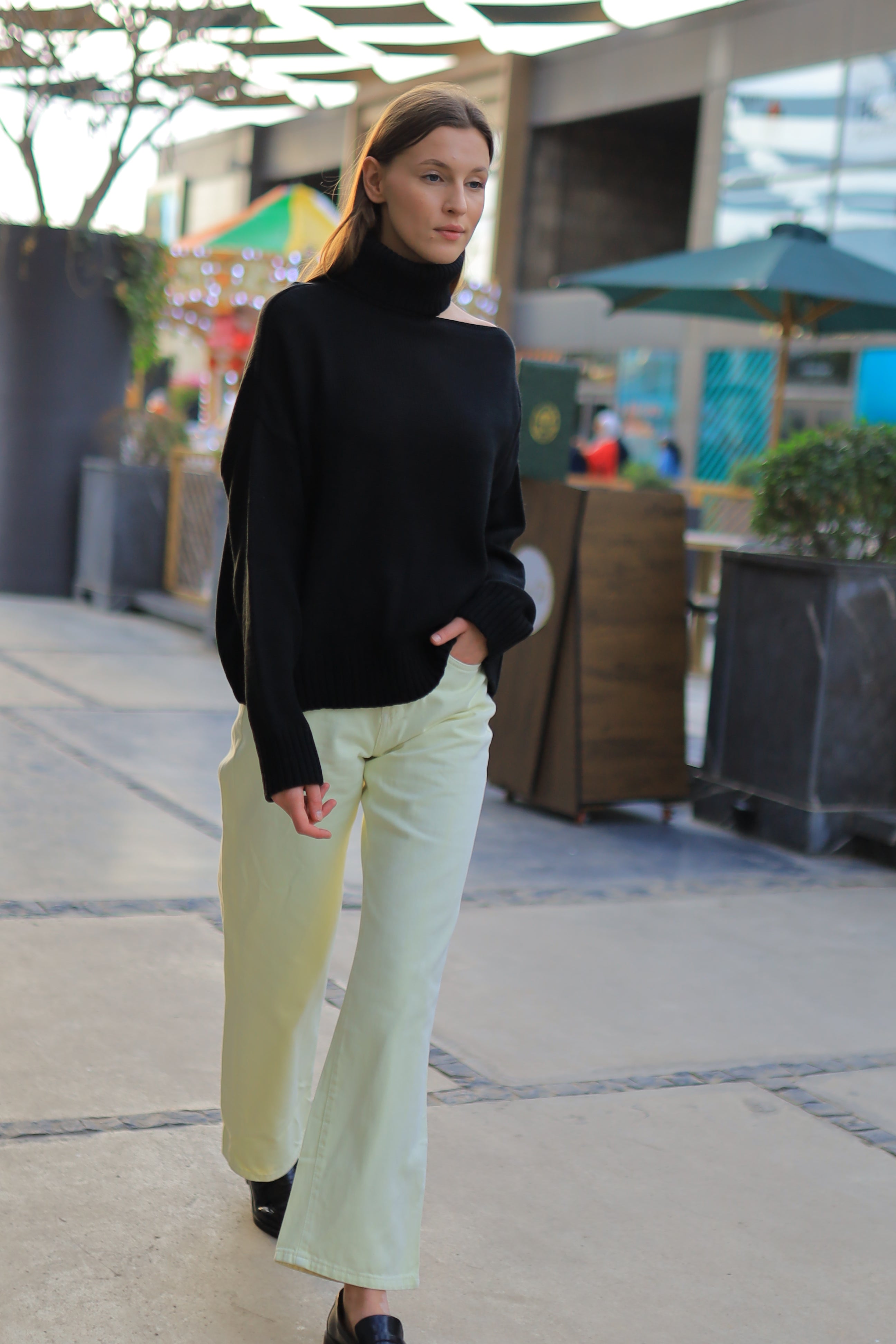 COZY TURTLENECK SWEATER