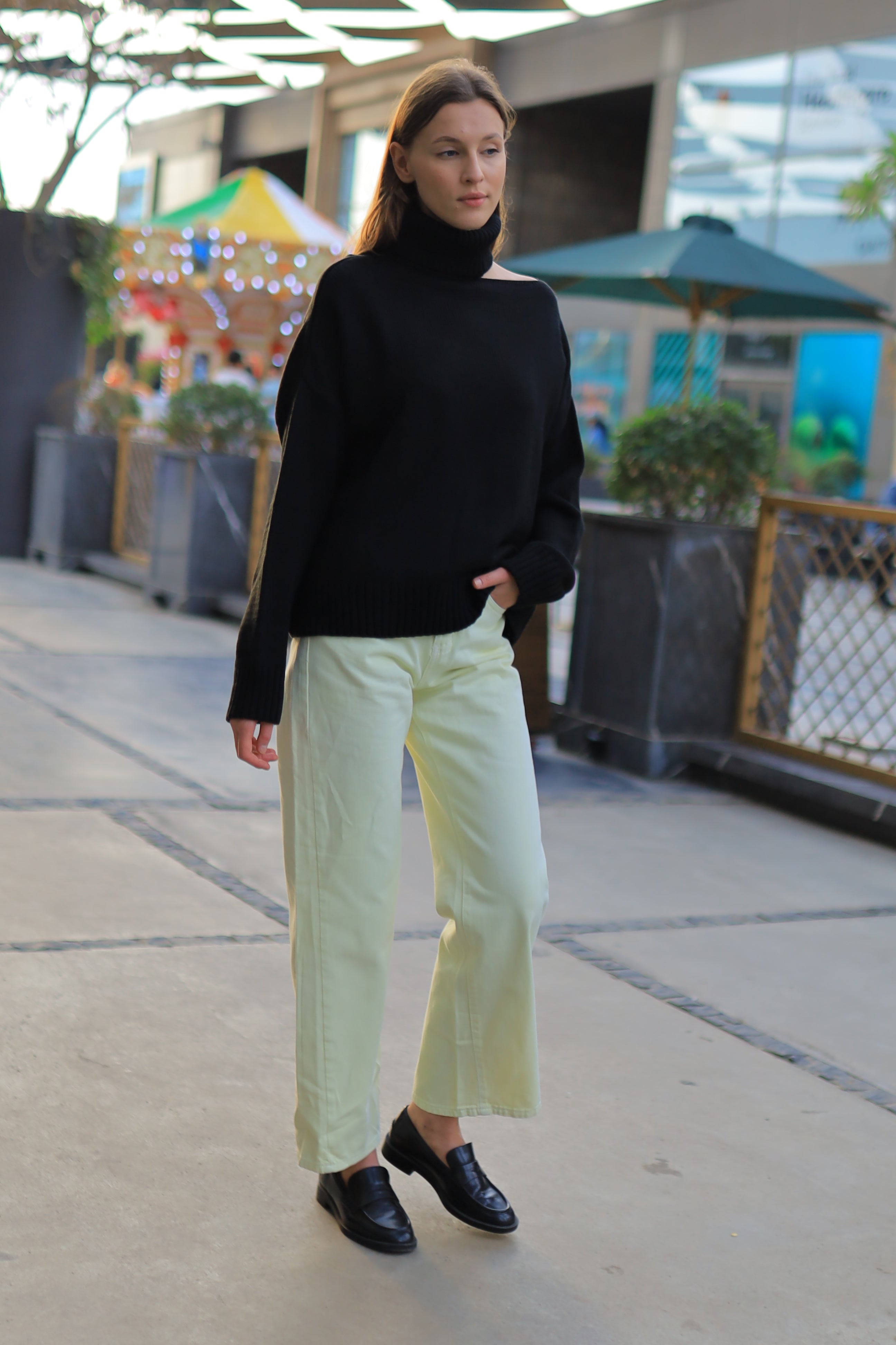 COZY TURTLENECK SWEATER