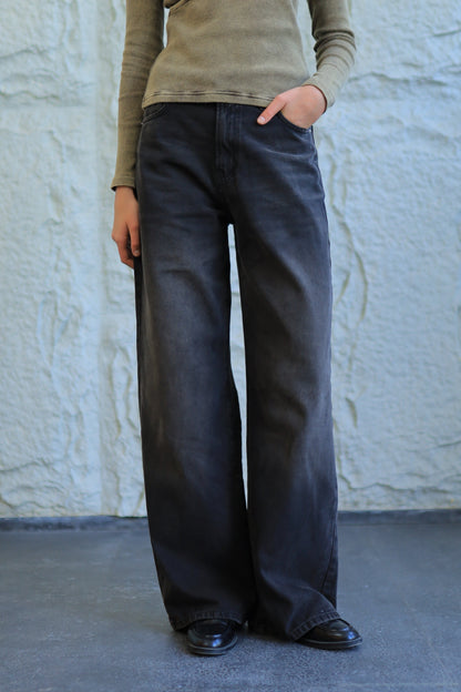 CHARCOAL FADE STRAIGHT JEANS