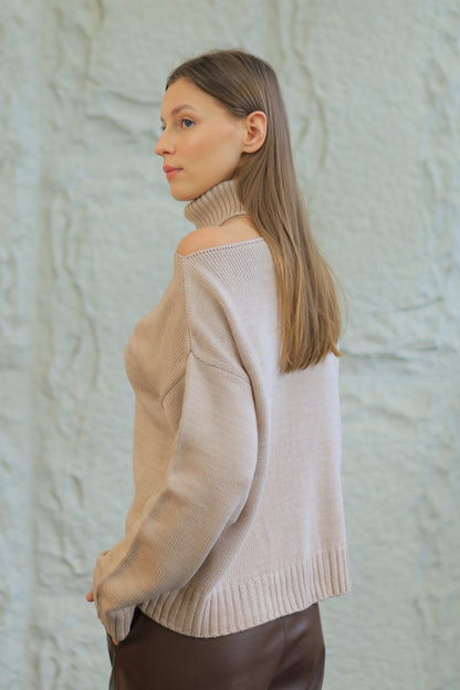 COZY TURTLENECK SWEATER