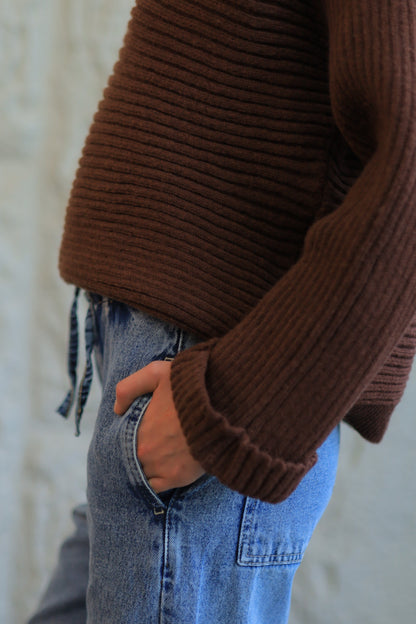 RIBBED COLLAR SWEATER