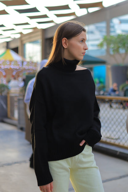 COZY TURTLENECK SWEATER