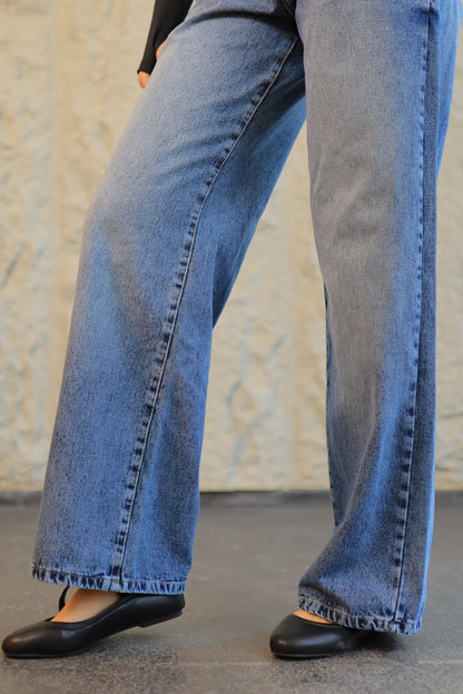 Asymmetrical Waist Mom Jeans